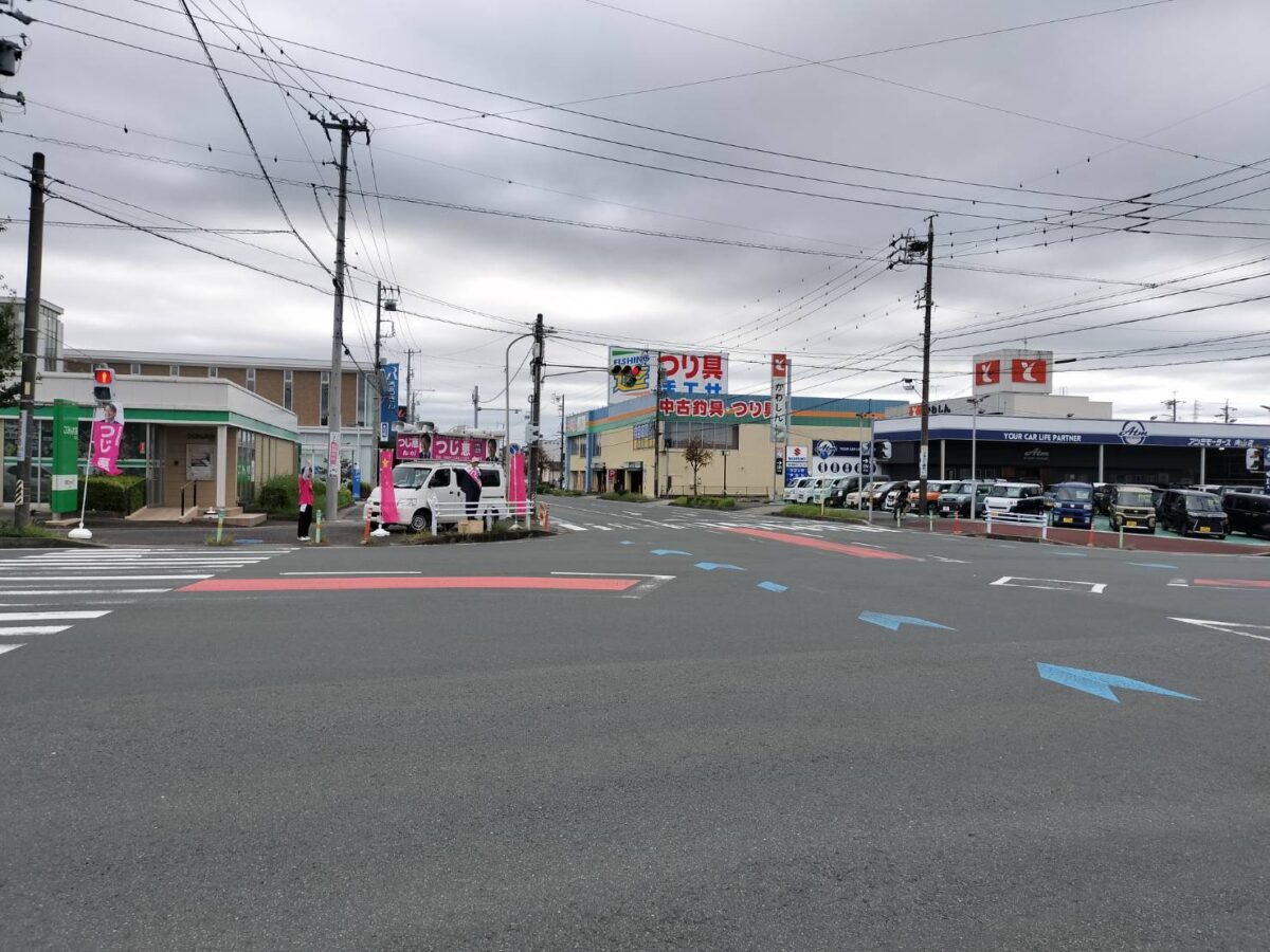 上立合橋南交差点で街頭演説