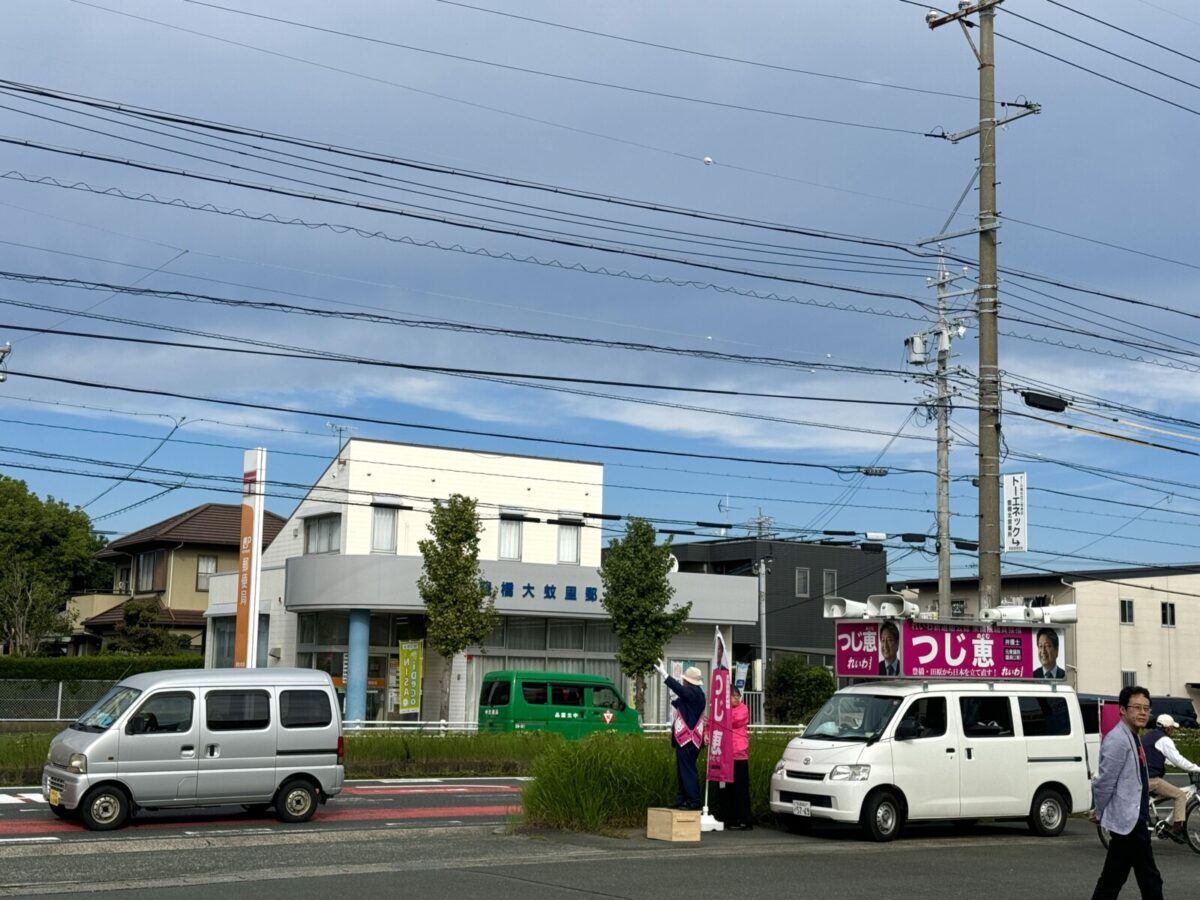 セブンイレブン下地店さん前で街頭演説